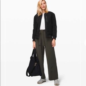 Lululemon Noir Pant in Dark Olive